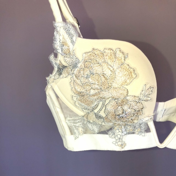 La Perla PEONY
Lingerie set S / 2 / 32C - Picture 10 of 16